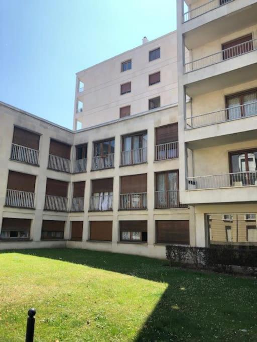 Nice Flat St Germain En Laye Centre 30 Minutes To Paris Saint-Germain-en-Laye ภายนอก รูปภาพ